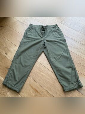 Talbots Petite 6P Olive Pull-On Crop Pants Roll Tab Stretch Casual EUC